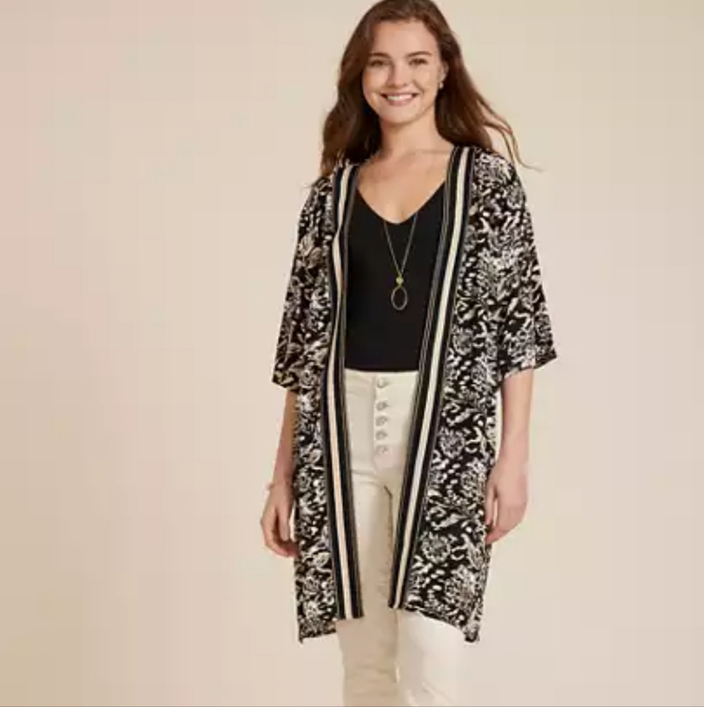 Maurices kimono black beige botanical border floral print short sleeve. Size 0X